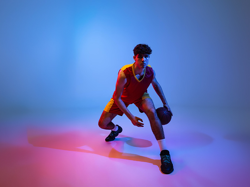 看看赛后杨瀚森在球队吃的啥